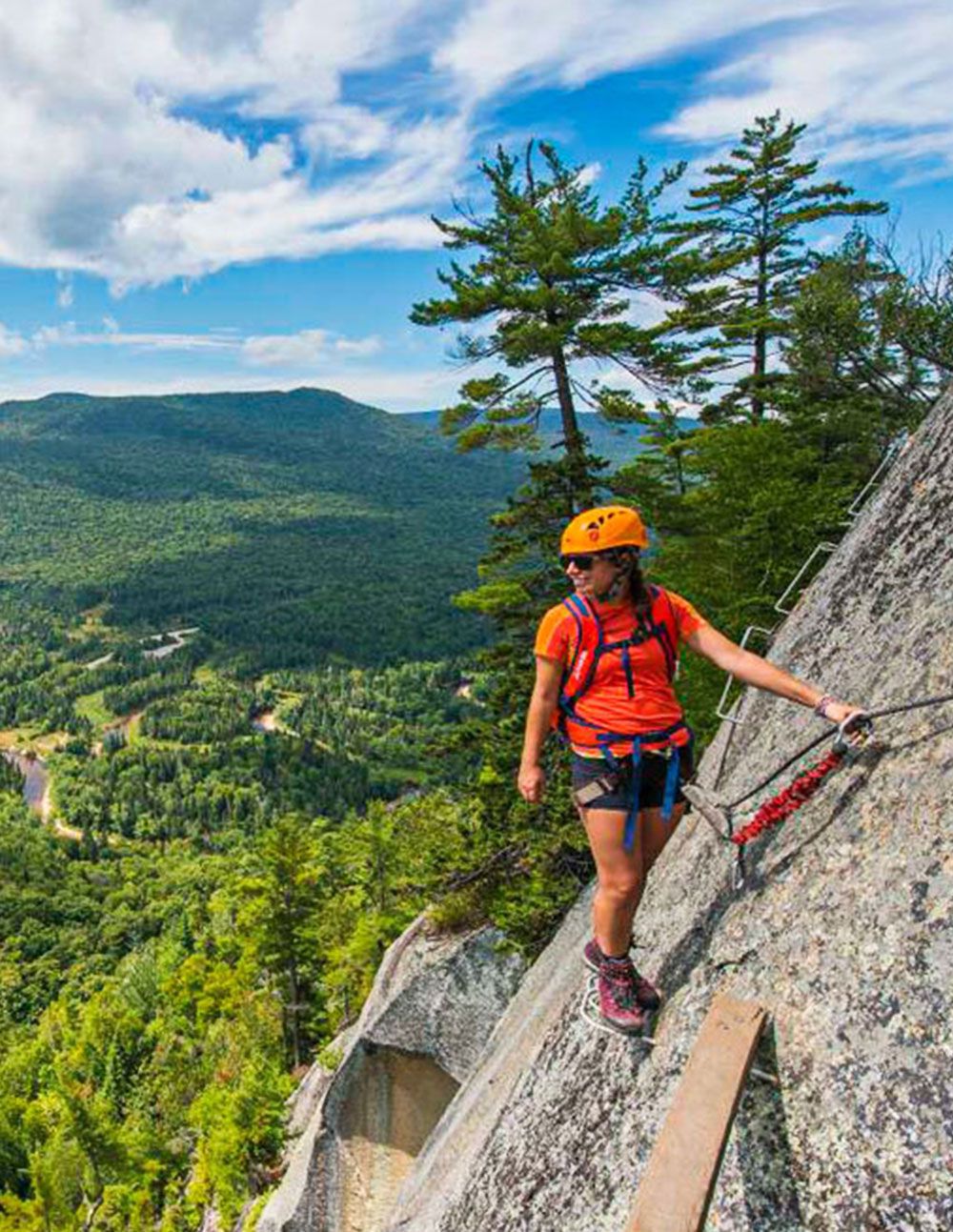 Escalade à l'extérieur sur paroi rocheuse